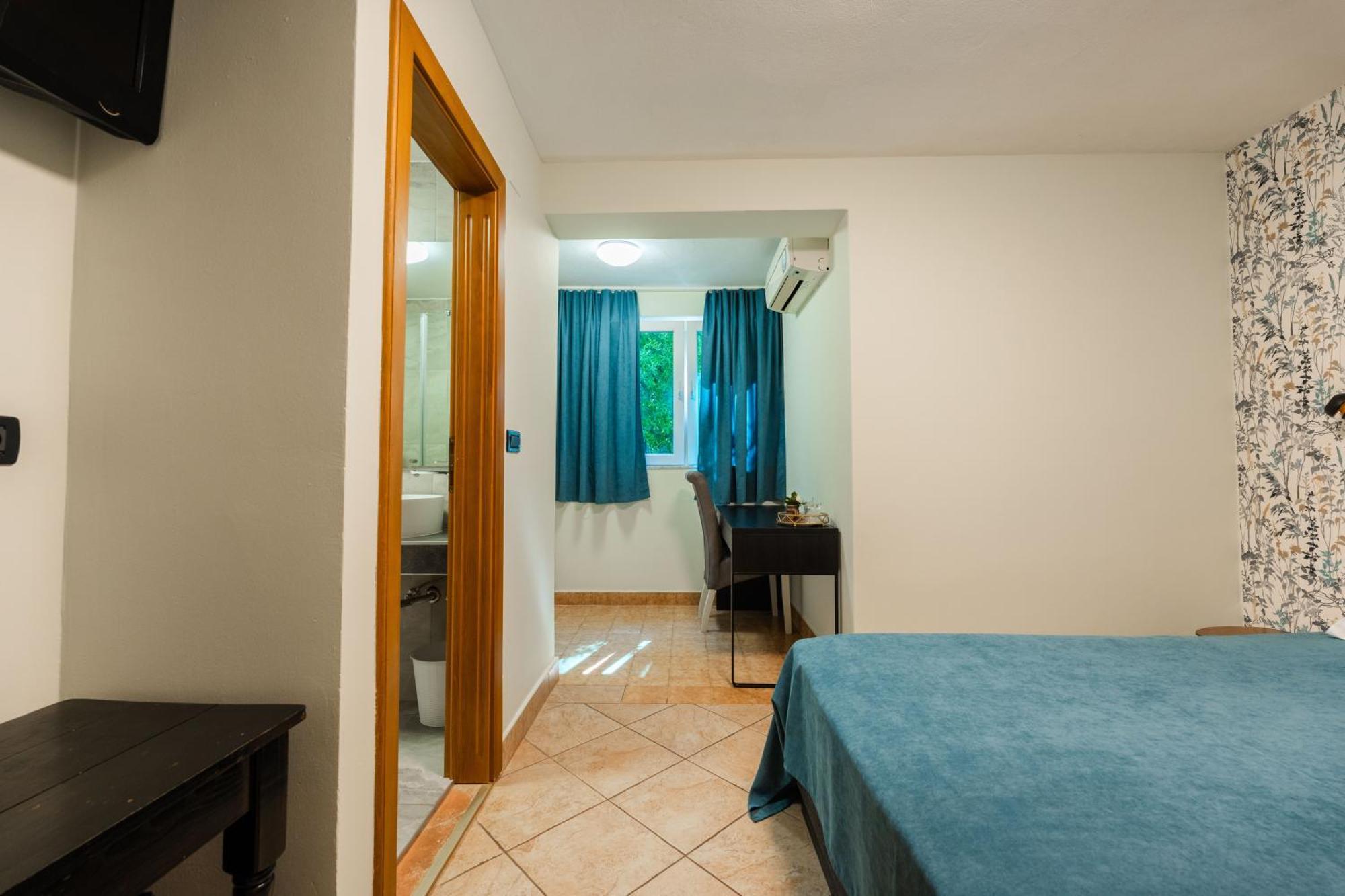 ปันซิออน55 Hotel บัชกา ภายนอก รูปภาพ