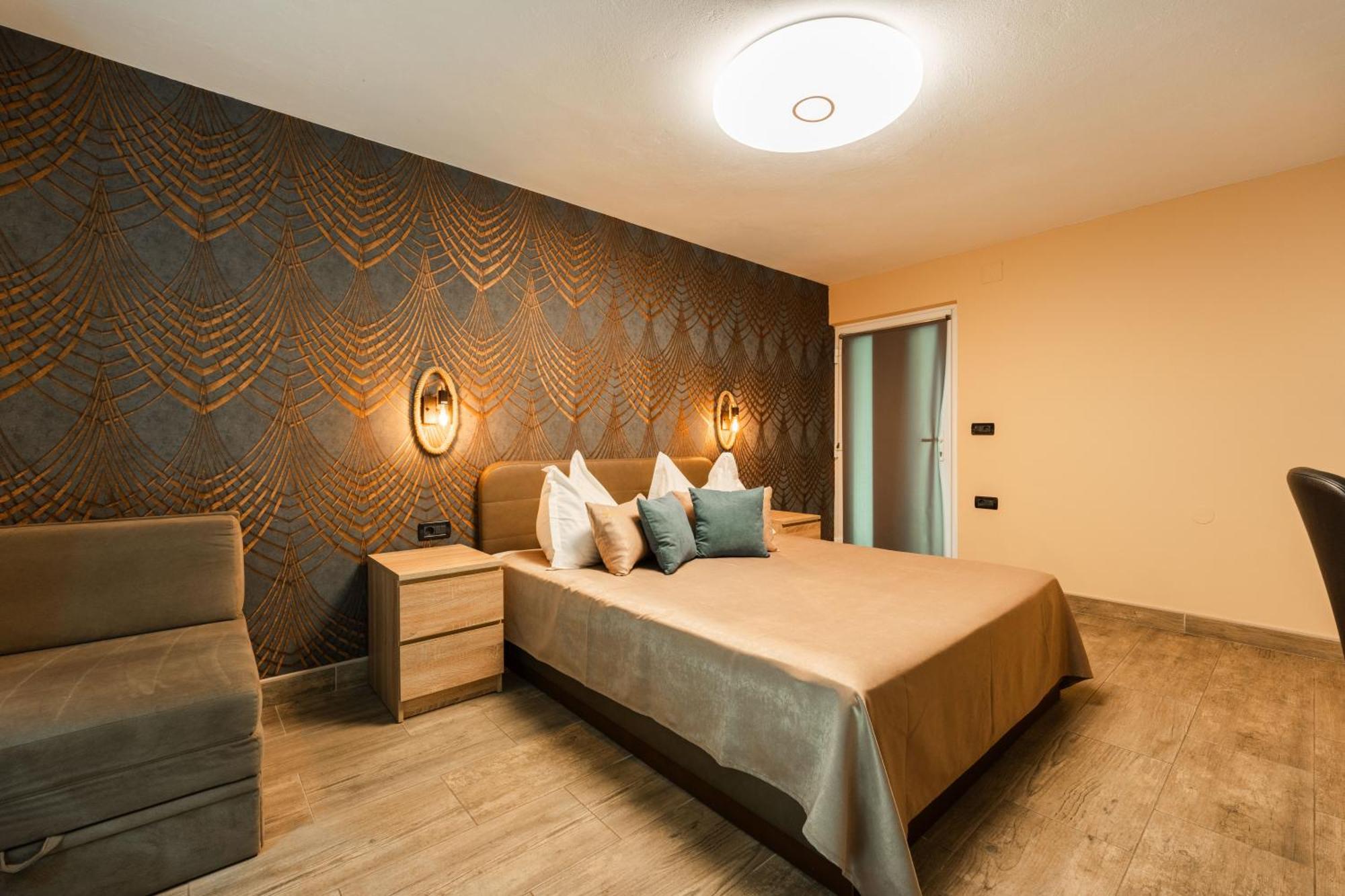 ปันซิออน55 Hotel บัชกา ภายนอก รูปภาพ