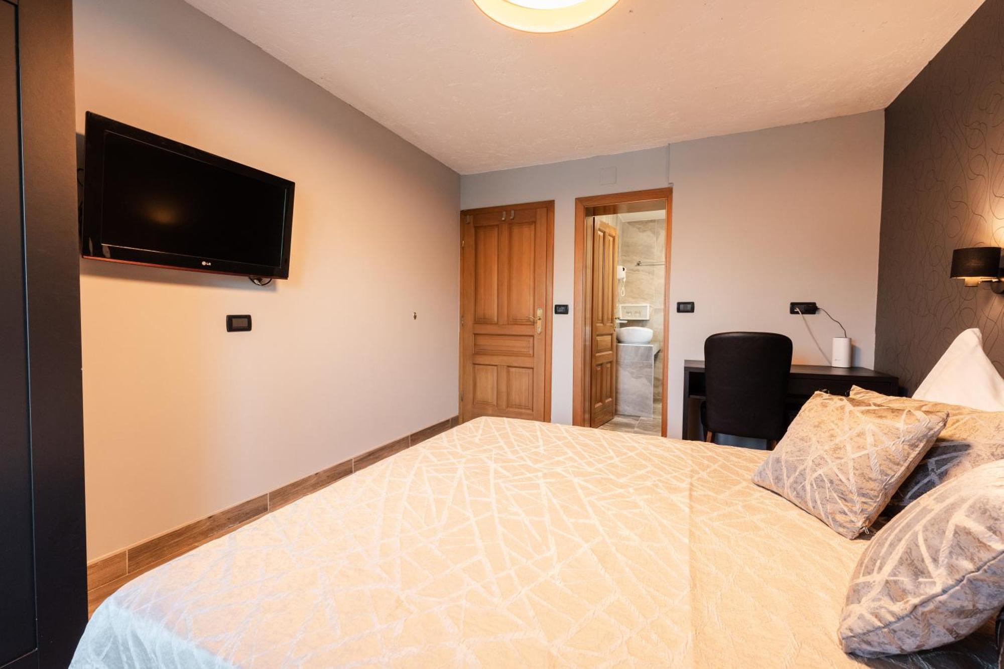 ปันซิออน55 Hotel บัชกา ภายนอก รูปภาพ