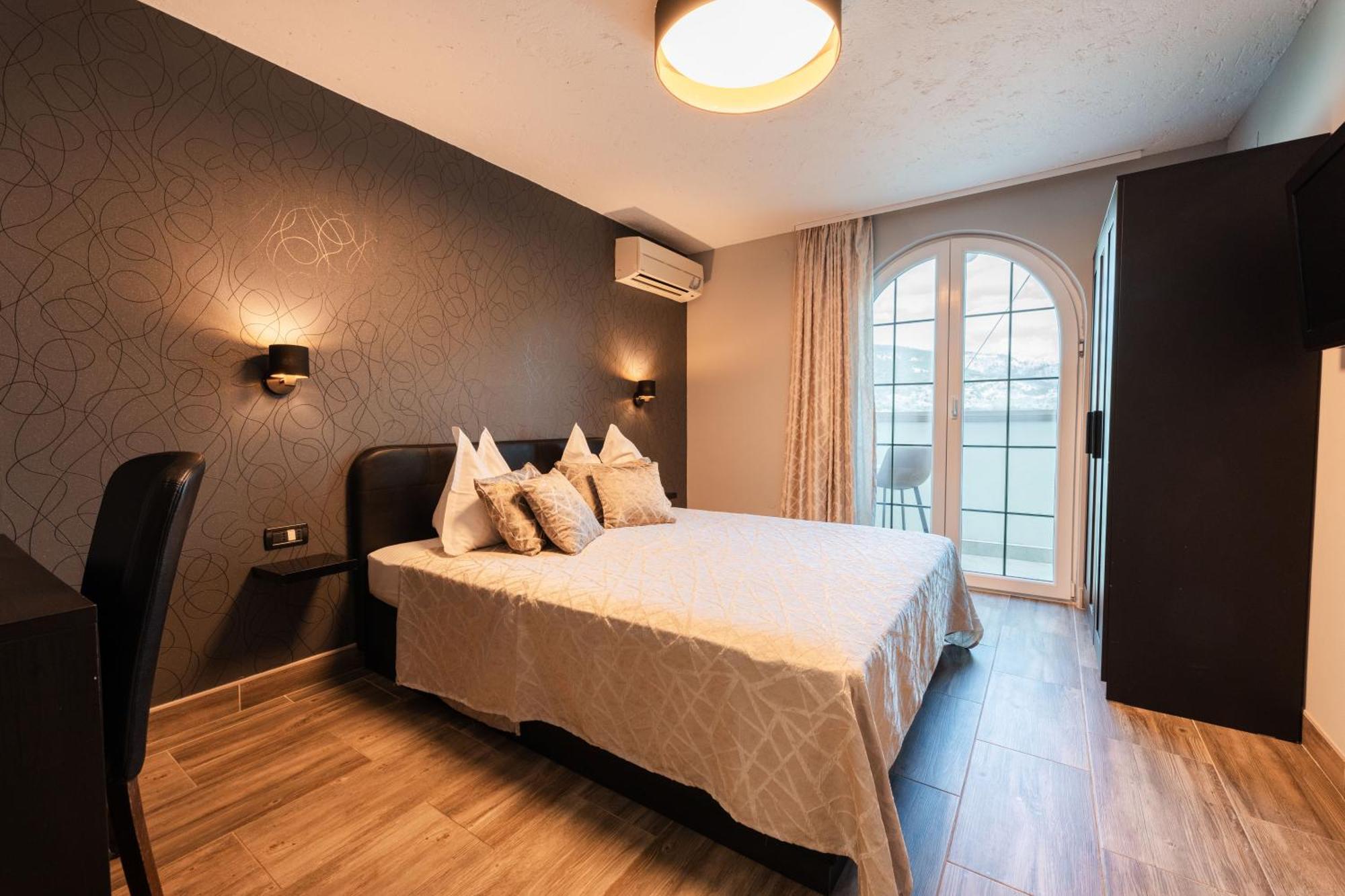 ปันซิออน55 Hotel บัชกา ภายนอก รูปภาพ